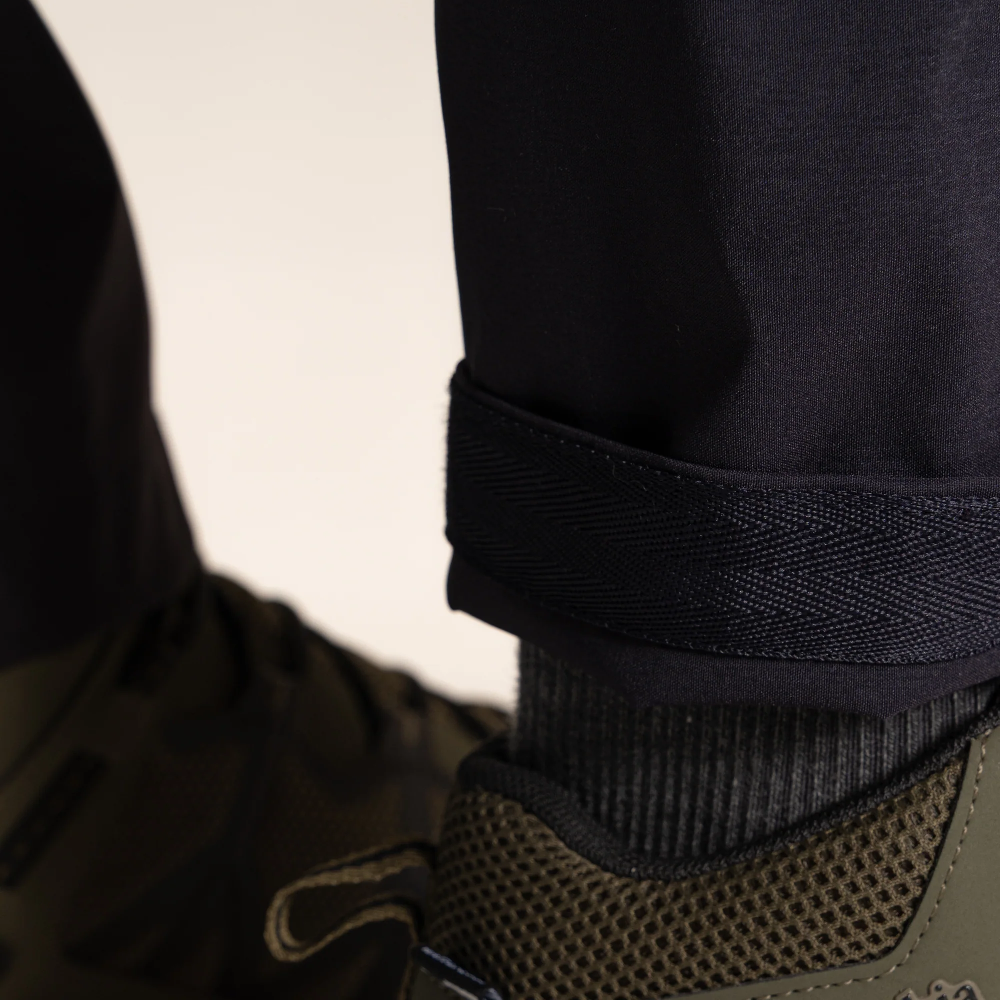 Mens Kiwi Pro III Trousers - Image 9