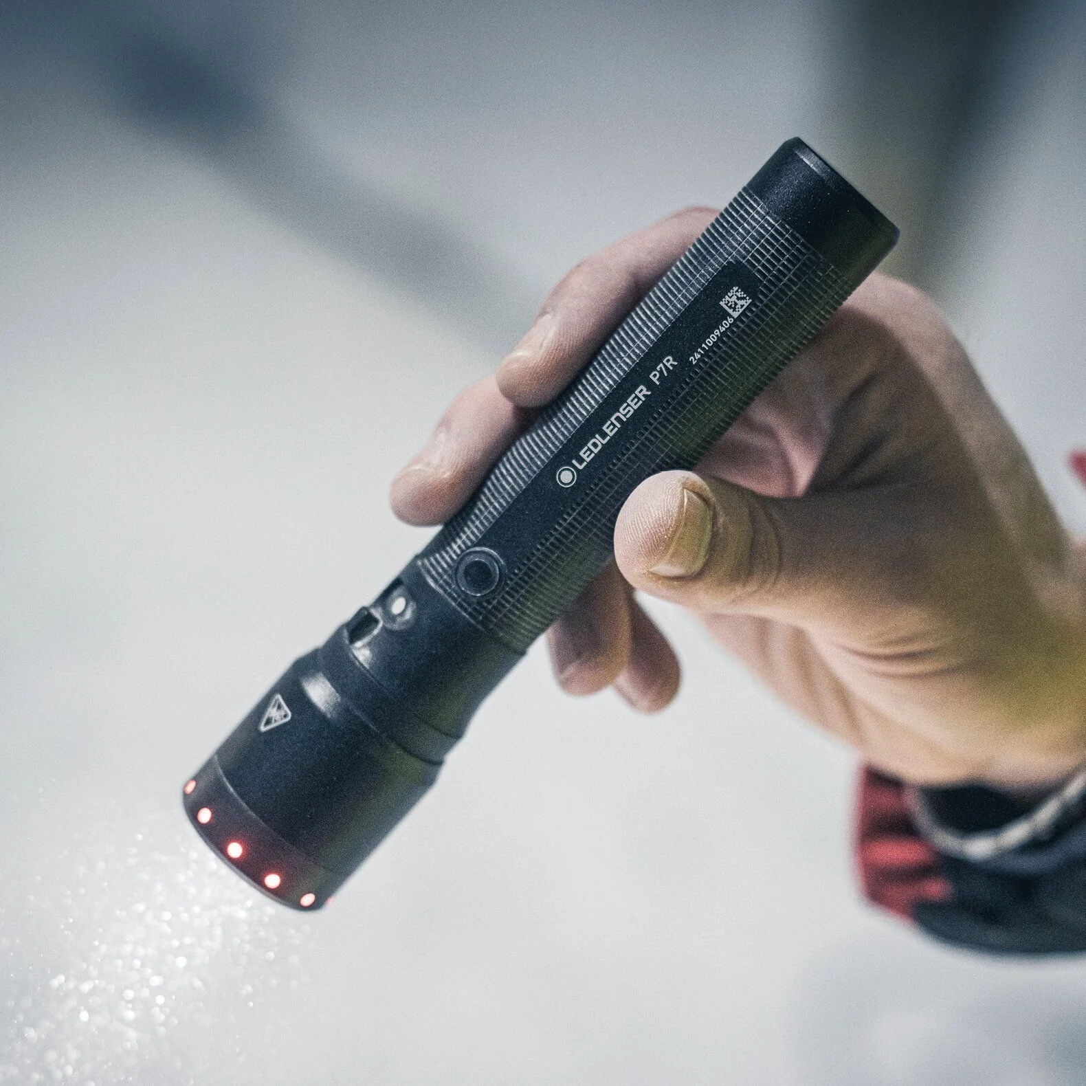 P7 Rechargeable Flashlight - Image 2